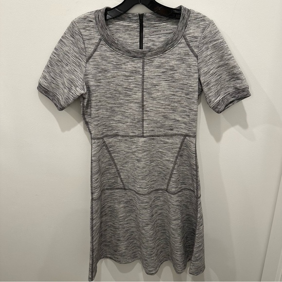 Athleta En Route Light Heather Gray Spacedye Short Sleeve Sweatshirt Dress - Picture 2 of 10